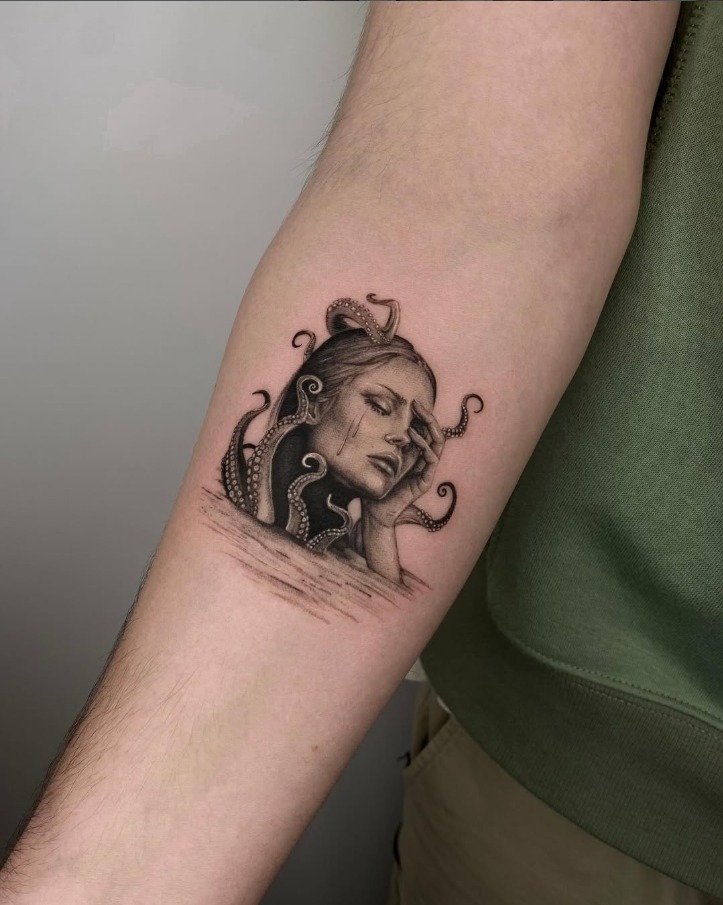 Femme aux tentacules